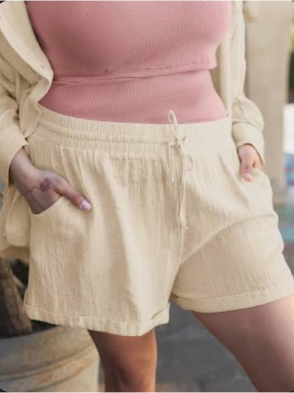 Motherhood Maternity XL Beige Faux Drawstring Linen Elastic Back Shorts Pockets
